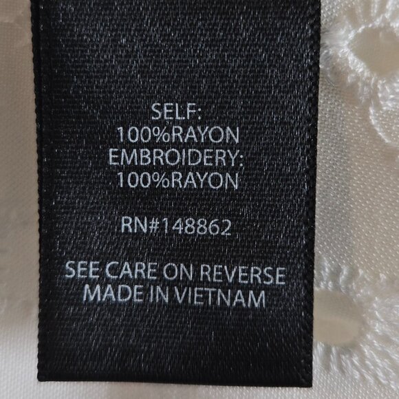 725-25 Torrid White Cotton Eyelet Maxi Kimono Duster Size 2X 18/20 - Picture 10 of 10